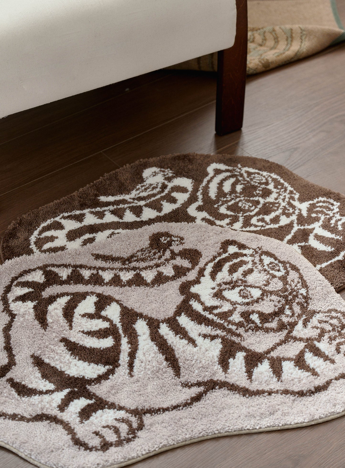 Tiger and Magpie Rug (2 colors)